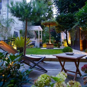 Du Square, Luxury Couette-café Paris