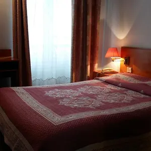 Pax 18e Hotel Paris